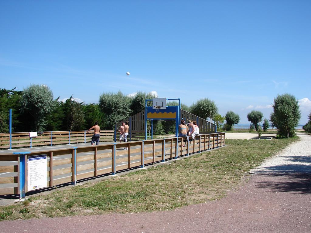 Camping Phare Ouest Saint-Denis-dʼOléron Eksteriør billede