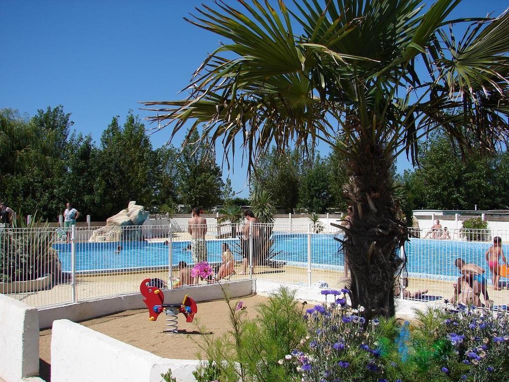 Camping Phare Ouest Saint-Denis-dʼOléron Eksteriør billede