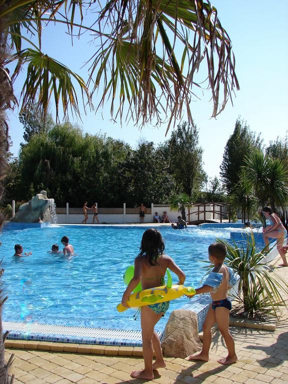 Camping Phare Ouest Saint-Denis-dʼOléron Eksteriør billede